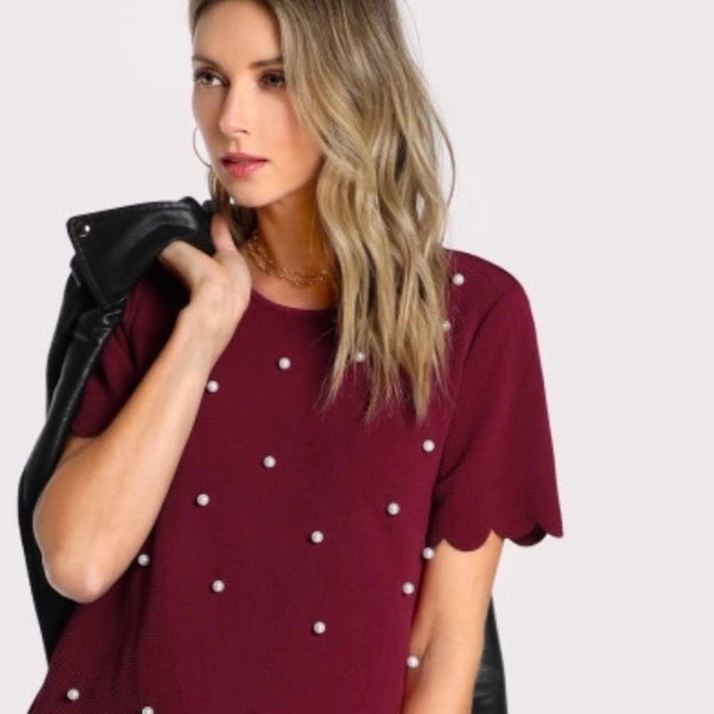 🎉 HP 🎉 Scallop Pearl Embellished Burgundy Top